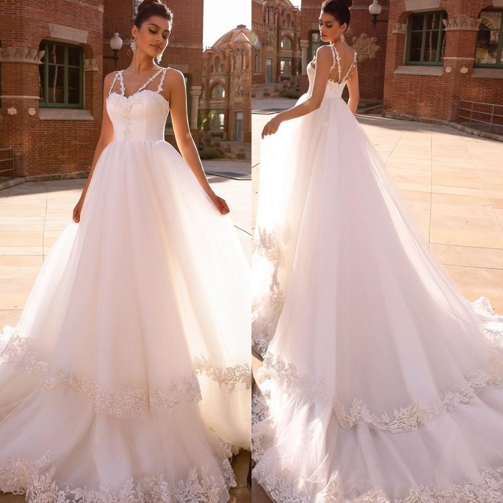 Lace Fashion Tiered A E Wedding Dresses Spaghetti Straps V Neck Appliqued Bridal Gowns Sweep Train Tulle Robe De Mari E