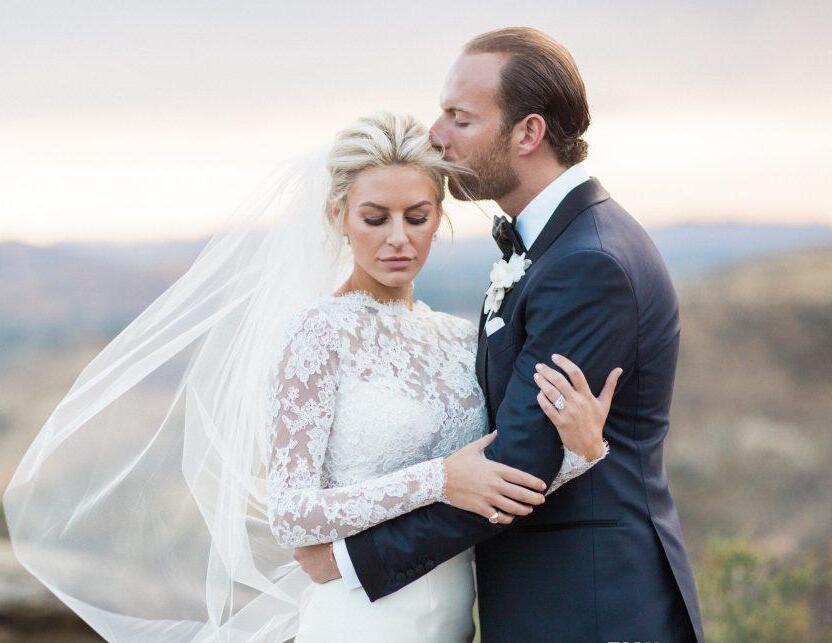 New Bridal Wraps Jackets Appliques Long Sleeves Bolero Jacket Shawl Coats Tulle Bridal Accessories Wedding & Events