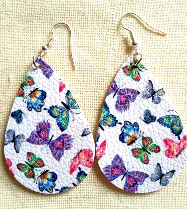 30pairs lot wholesale Women's rough Faux Leather Teardrop Dangle Pierced Earrings 
30pairs lot wholesale Women's rough Faux Leather Teardrop Dangle Pierced Earrings