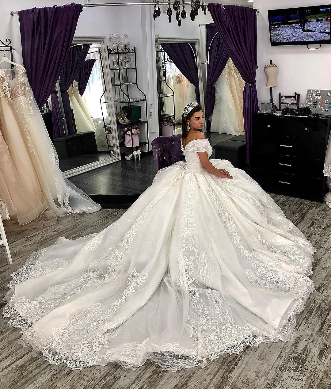 Arabic Lace Ball Gown Weddings Dresses With Petticoat Applique Off The Shoulder Chapel Wedding Dress Sequins Beaded Plus Size Bridal Gown