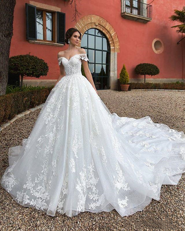 Princess Off The Shoulder Lace Dresses A Line Appliques With Court Train Long Bridal Gowns Sexy Back Wedding Gown Plus Size