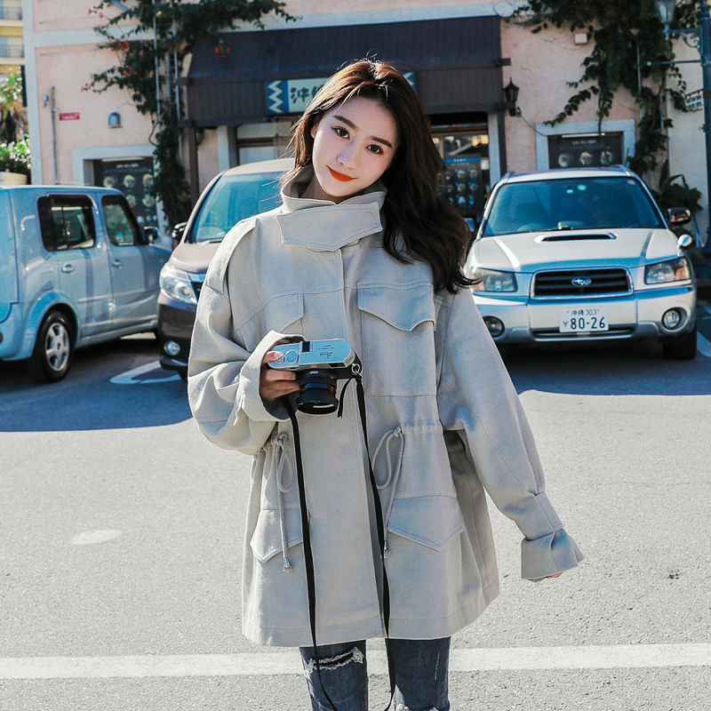 Coat Women' Spring And Autumn 2020 New Student Stand-up Collar Is A Stylish Wild Loose Short Tooling Jacket W aist Coat, Beige
Coat Women' Spring And Autumn 2020 New Student Stand-up Collar Is A Stylish Wild Loose Short Tooling Jacket W aist Coat, Beige