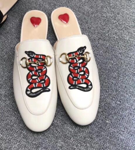 Hot Sale-men slippers soft cowhide Lazy buckle beach slippers Mules Princetown Classic slippers Size 39-45, A9
Hot Sale-men slippers soft cowhide Lazy buckle beach slippers Mules Princetown Classic slippers Size 39-45, A9