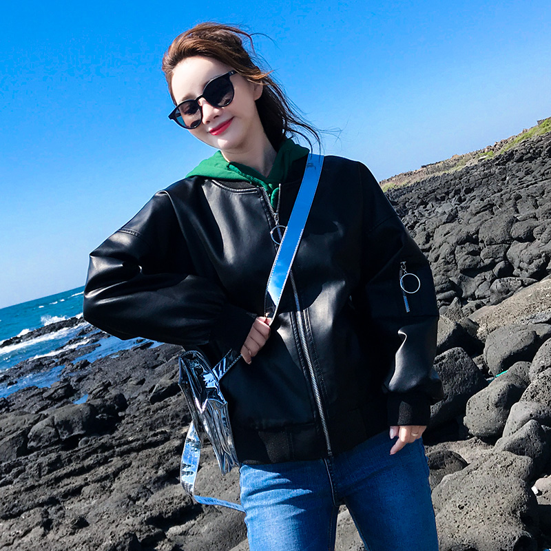 Fashion baseball style faux leather jacket women loose fit coat outerwear new arrival 2019 autumn winter, Black
Fashion baseball style faux leather jacket women loose fit coat outerwear new arrival 2019 autumn winter, Black