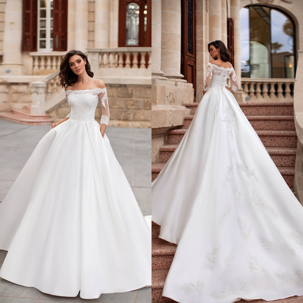 2020 Elegant Wedding Dresses Off Shoulder Lace Appliques Bridal Gowns Button Back Sweep Train A Line Wedding Dress Robe De Mariee, Red
2020 Elegant Wedding Dresses Off Shoulder Lace Appliques Bridal Gowns Button Back Sweep Train A Line Wedding Dress Robe De Mariee, Red