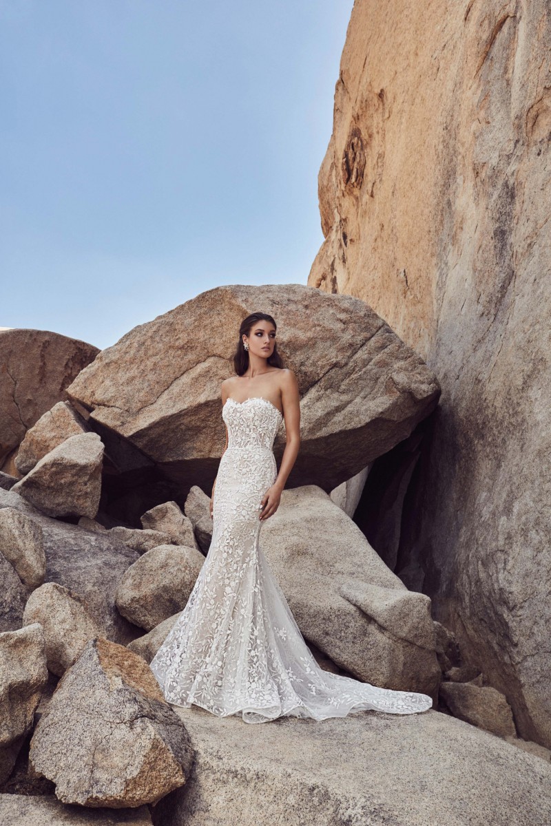 Calla Blanche Mermaid Wedding Dresses Sweetheart Lace Appliqued Custom Made Beach Wedding Dress Bridal Gowns with Detachable Train