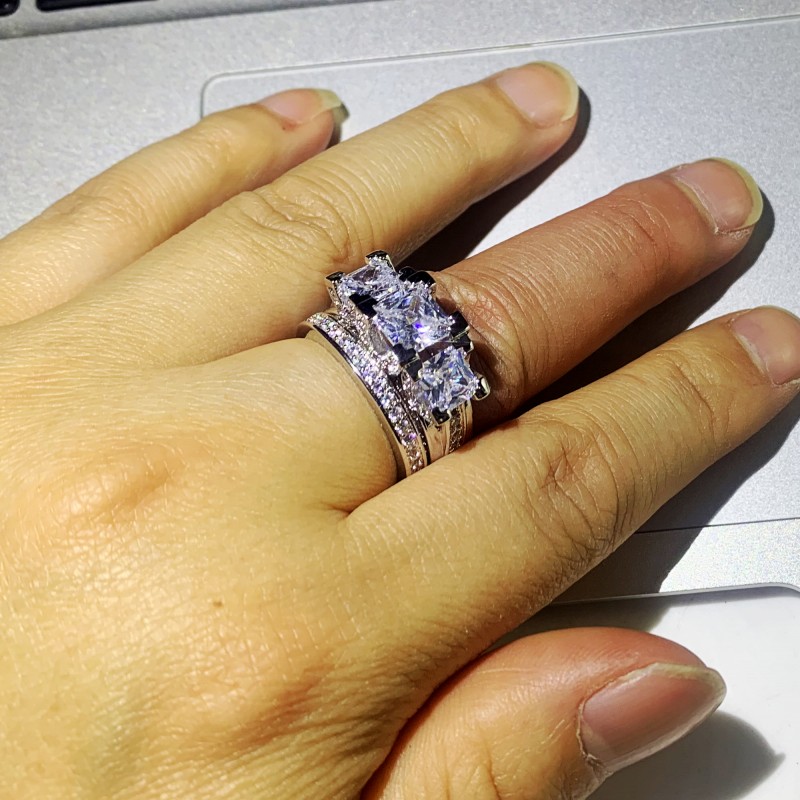 New Luxury Jewelry 925 Sterling Silver Three Stone Princess Cut White Topaz CZ Diamond Gemstones Women Wedding Party Bridal Ring Set Gift