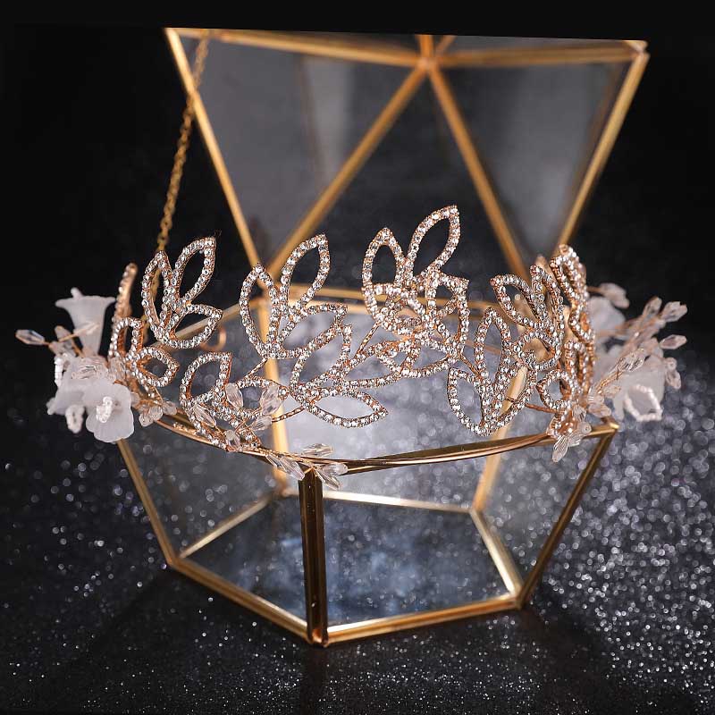 2019 High Quality Gold Metal Crystal Flower Leaves Beads Tiaras Crowns Pendant Earrings Bride Noiva Wedding Party Jewelry Sets, As pic
2019 High Quality Gold Metal Crystal Flower Leaves Beads Tiaras Crowns Pendant Earrings Bride Noiva Wedding Party Jewelry Sets, As pic