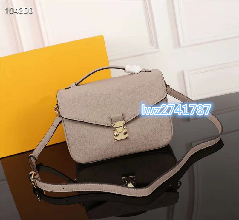 Woman Designer Shoulder Bags Messenger Bag Handbags plain high quality Real Leather with dustbag serial number inside
Woman Designer Shoulder Bags Messenger Bag Handbags plain high quality Real Leather with dustbag serial number inside