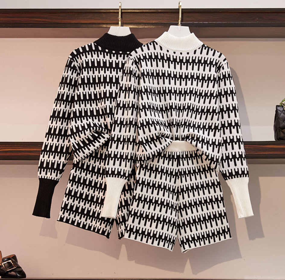A Line 2020 Autumn European Style Black Women Long Sleeve Pullover Shorts Two Piece Sets Female Vintage Pattern Jacquard Knitting Suits, Same as picture
A Line 2020 Autumn European Style Black Women Long Sleeve Pullover Shorts Two Piece Sets Female Vintage Pattern Jacquard Knitting Suits, Same as picture