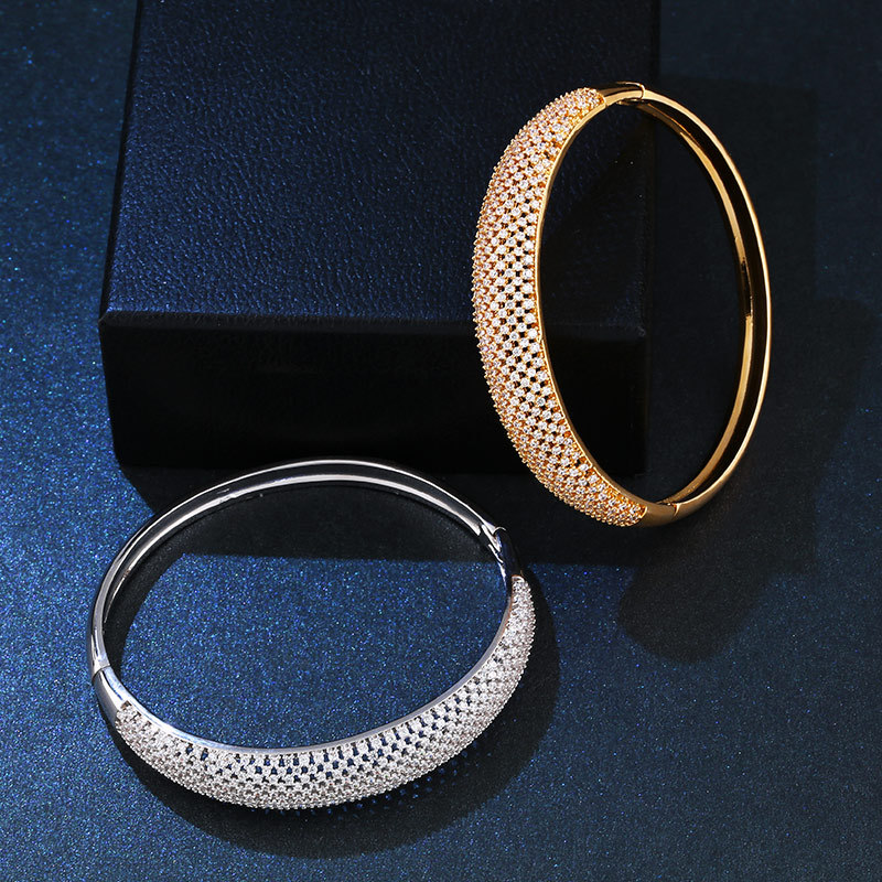 European Exaggerated Cubic Zirconia Bangle Female Open Cuff Gold Silver Hollow Flower Bracelet Jewelry
European Exaggerated Cubic Zirconia Bangle Female Open Cuff Gold Silver Hollow Flower Bracelet Jewelry