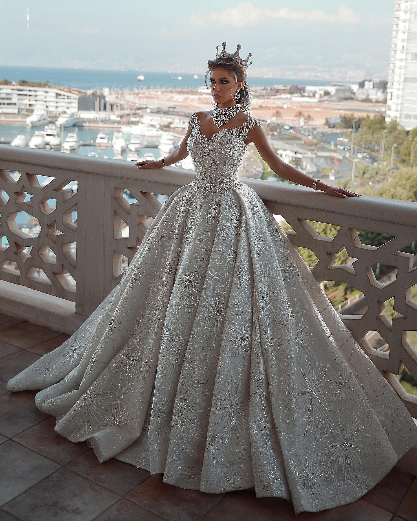 sexy arabian charm wedding dresses long sleeve beadwork embellished sheer neckline bridal attire model zj115