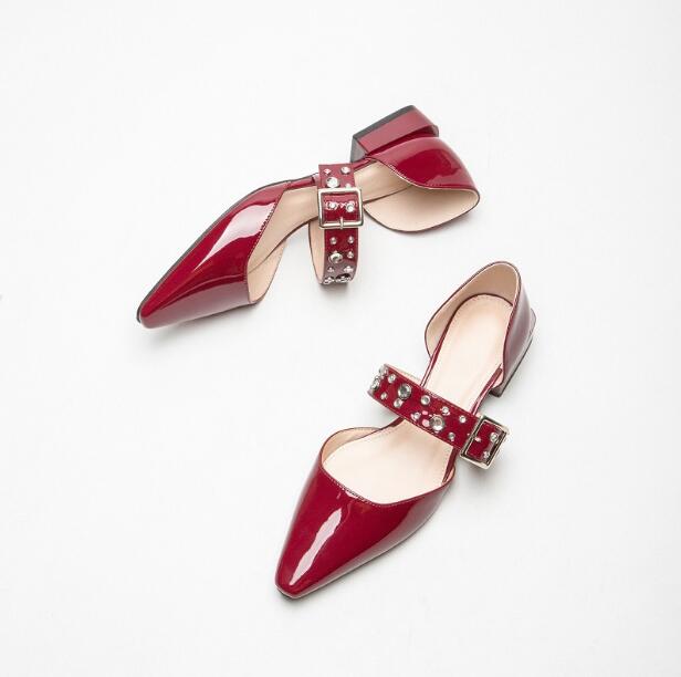 luxury Sexy Women belt buckle Muller shoes Patent Leather chunky heels shoes pointed toe Shallow mouth fashion designer lady summer Sandals, Black
luxury Sexy Women belt buckle Muller shoes Patent Leather chunky heels shoes pointed toe Shallow mouth fashion designer lady summer Sandals, Black