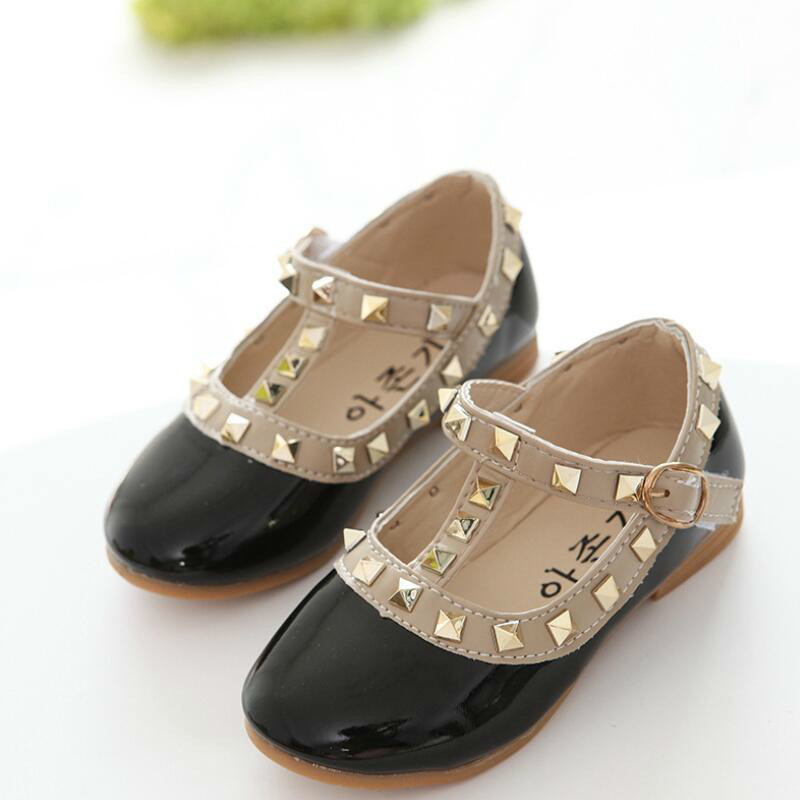 The Price Of Girls Sandals Leather Shoes For Children Rivets Shoes Leisure Hot Girls Princesses Dancing Shoes