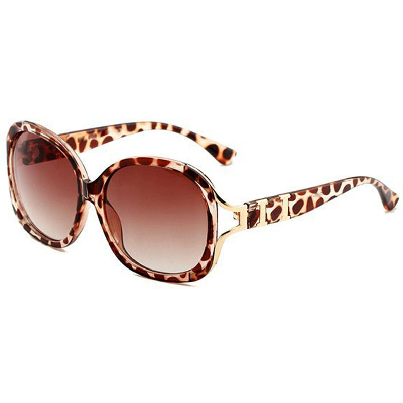 2019 Luxury Designer Brand Sunglasses for Women Man Classic Vintage Fashion Driving Sunglasses Woman Man Designer Eyeglasses Sun Shades
2019 Luxury Designer Brand Sunglasses for Women Man Classic Vintage Fashion Driving Sunglasses Woman Man Designer Eyeglasses Sun Shades