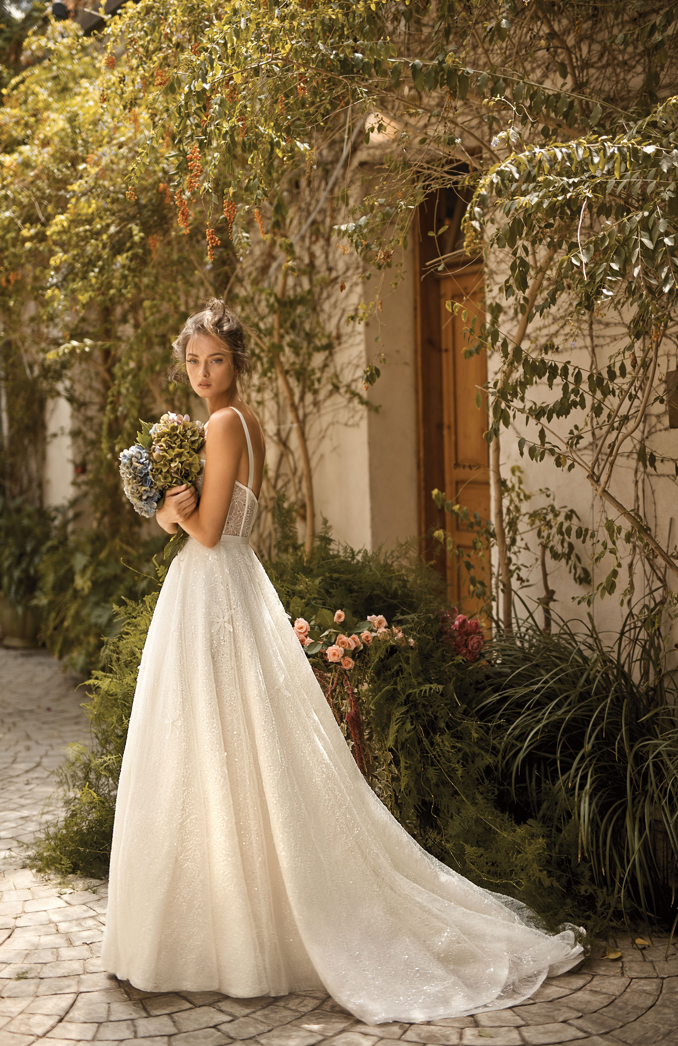 lihi hod new a line wedding dresses bridal gowns spaghetti neck lace appliqued sequined wedding dress robes de marie