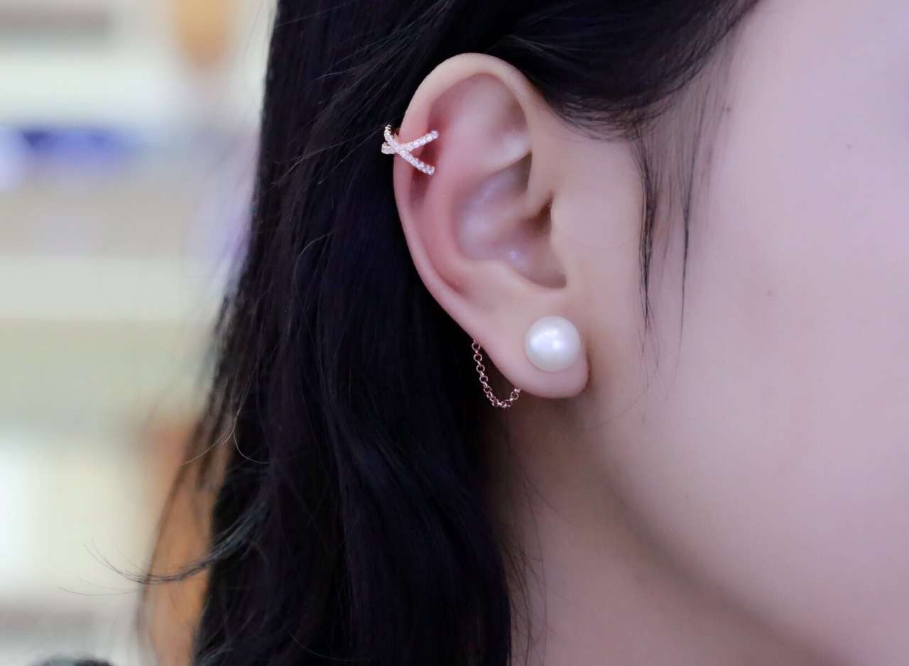 Fashion- Personality Sterling Silver Ear Clip Sing X Tassel Earrings Cuff Women and Girls Caught in the Ear Cuff Jewelry Pearl Natural