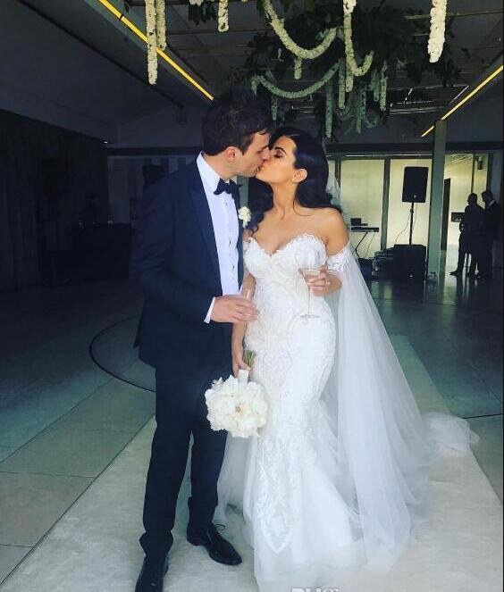 Plus Size 2019 Mermaid Wedding Dresses With Shawl Robe de mariee Applique Beading Pearls Wedding Gowns Court Train Sheath Bridal Dresses