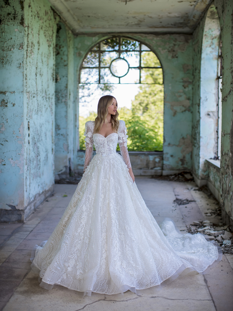 2020 Vintage Wedding Dresses Bridal Gowns Lace 3D Floral Appliques A Line Robe De Mariee Custom Made Sweetheart Long Sleeve Wedding Gowns