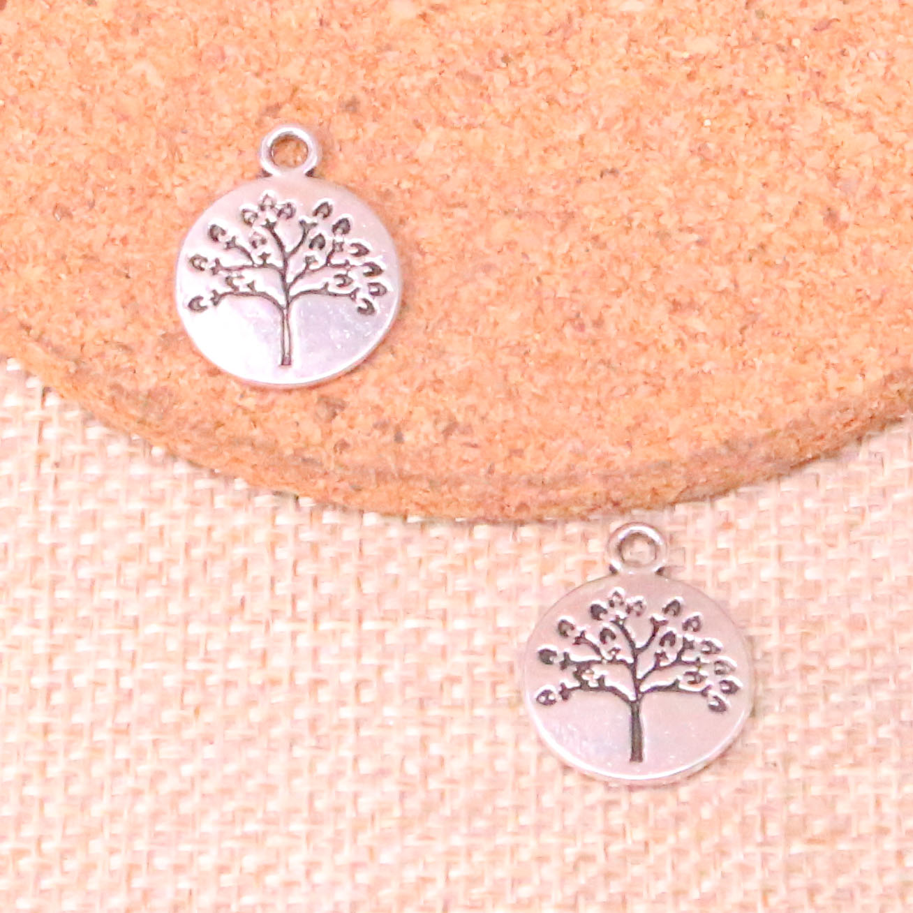 68pcs Charms life tree 15mm Antique Making pendant fit,Vintage Tibetan Silver,DIY Handmade Jewelry, Bronze;silver
68pcs Charms life tree 15mm Antique Making pendant fit,Vintage Tibetan Silver,DIY Handmade Jewelry, Bronze;silver