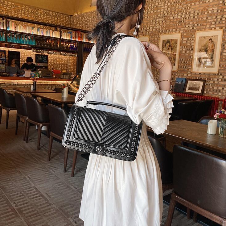 Factory wholesale womens bag classic elegant atmosphere check pattern women shoulder handbag retro leather chain bags flip leathers fashion handbags
Factory wholesale womens bag classic elegant atmosphere check pattern women shoulder handbag retro leather chain bags flip leathers fashion handbags