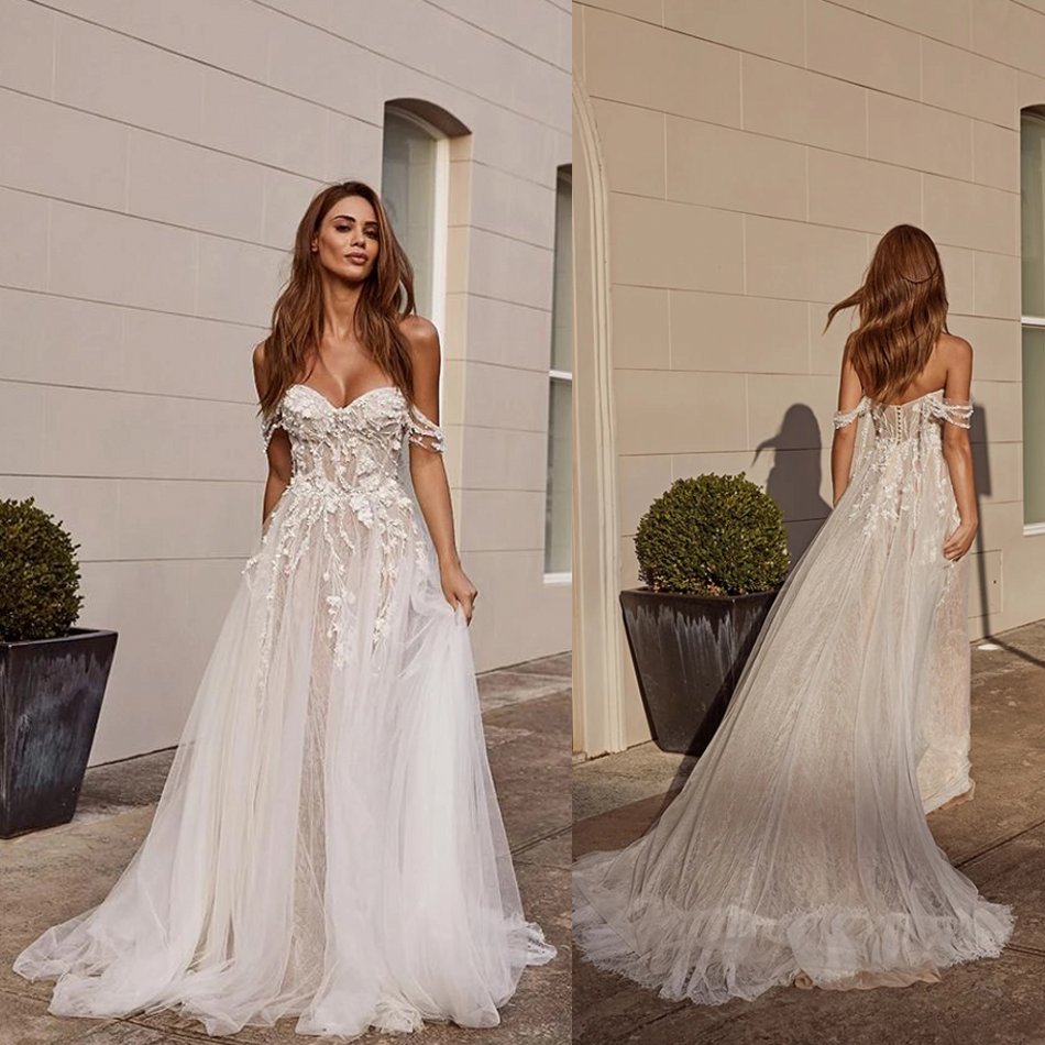 Pallas Couture 2020 Wedding Dresses Off The Shoulder Arabic Lace Appliqued A Line Beach Bridal Gown Bride Robe, Pink
Pallas Couture 2020 Wedding Dresses Off The Shoulder Arabic Lace Appliqued A Line Beach Bridal Gown Bride Robe, Pink