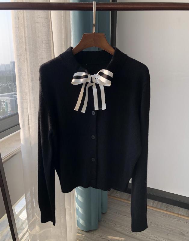 Women' Black Sweater Bow-knot Single Breasted pullover Soft Wool Knitted Jacket 2019 Early Autumn
Women' Black Sweater Bow-knot Single Breasted pullover Soft Wool Knitted Jacket 2019 Early Autumn