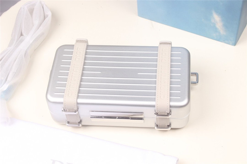 new designers bags 2DRCA295YWT H31E womens handbag BLACK AND PERSONAL CLUTCH IN ALUMINUM AND GRAINED CALFSKIN
new designers bags 2DRCA295YWT H31E womens handbag BLACK AND PERSONAL CLUTCH IN ALUMINUM AND GRAINED CALFSKIN