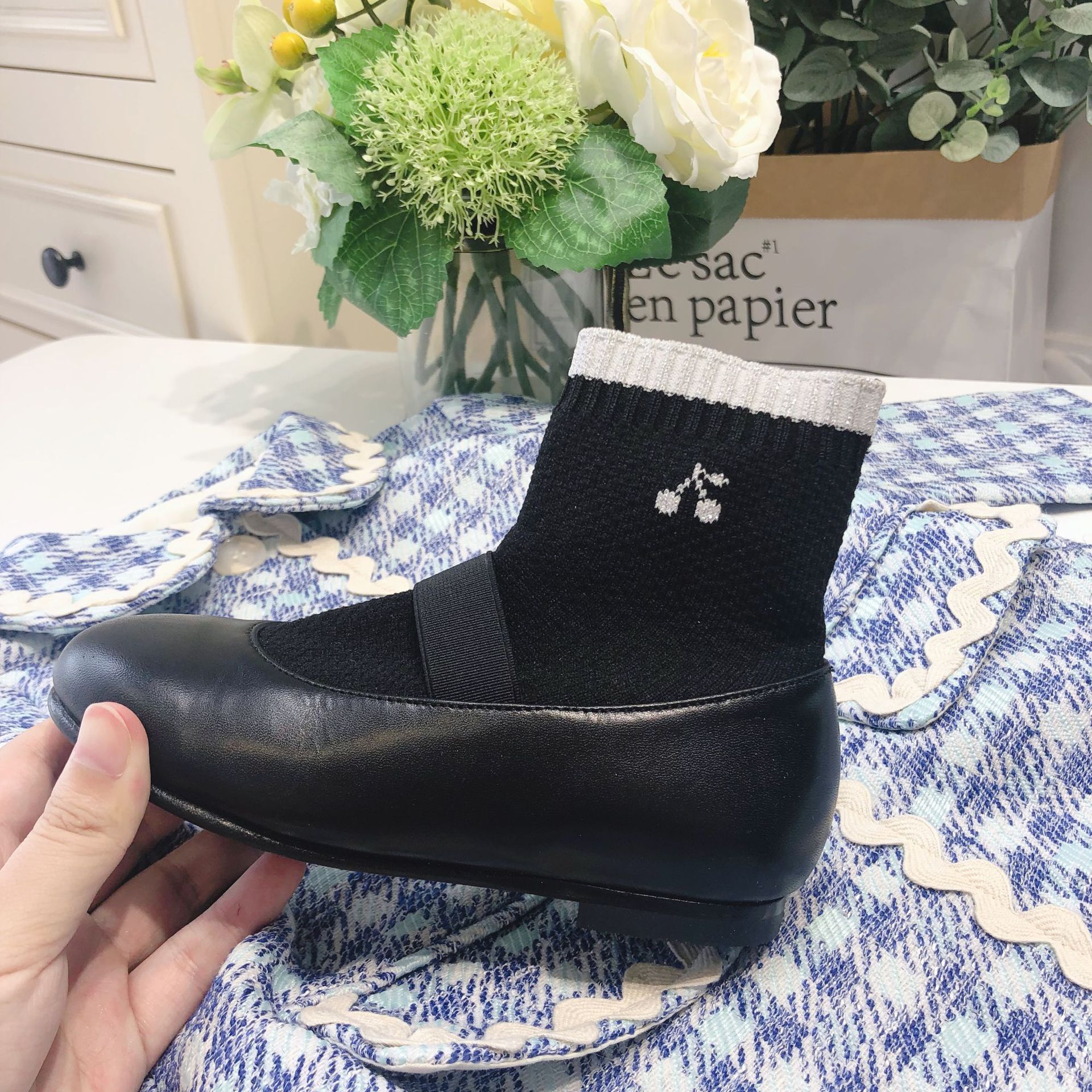 New Leather Princess Girls Fashion Boot shoes Kids Black Cherry Black Socks Shoes For Girls
New Leather Princess Girls Fashion Boot shoes Kids Black Cherry Black Socks Shoes For Girls