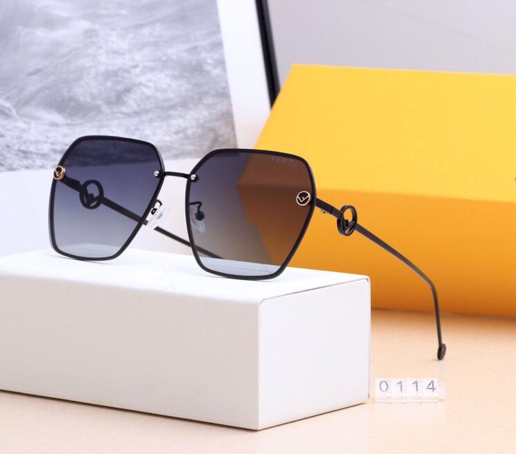 Wholesale-2019 best-selling Buffalo Horn Mens Retro Wood Sunglasses Mens and Womens Lens Frameless brand Glass
Wholesale-2019 best-selling Buffalo Horn Mens Retro Wood Sunglasses Mens and Womens Lens Frameless brand Glass