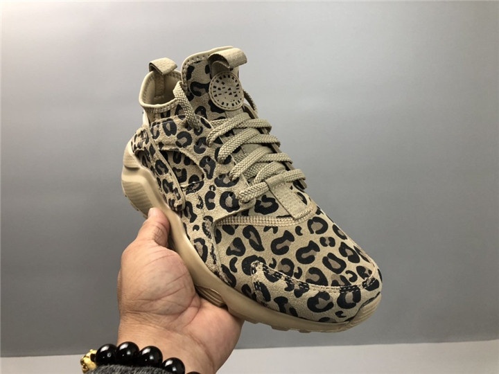 Huarache 4th generation top quality original material "Zebra pattern suede" spring and autumn new high-quality monopoly, size 36-45
Huarache 4th generation top quality original material "Zebra pattern suede" spring and autumn new high-quality monopoly, size 36-45