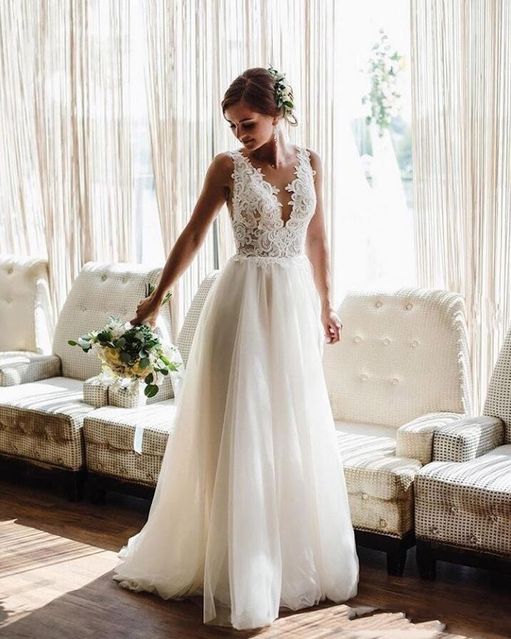 2020 Sexy Cheap Bohemian Beach A Line Wedding Dresses V Neck Lace Appliques Tulle Illusion Open Back Long Plus Size Formal Bridal Gowns, Ivory
2020 Sexy Cheap Bohemian Beach A Line Wedding Dresses V Neck Lace Appliques Tulle Illusion Open Back Long Plus Size Formal Bridal Gowns, Ivory