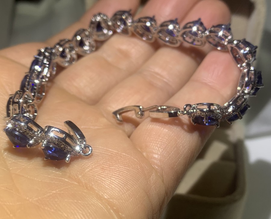 Drop Shipping High Quality Stunning Luxury Bracelet 10KT White Gold Fill Pear Cut Sapphire Gemstones Popular Lucky Wrist Women Bracelet Gift
