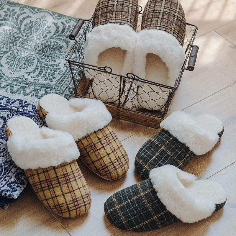 Japanese-Style Indoor Home Women's Non-Slip Warm Velvet Thick Bottom Cotton Slippers Couple Men's Home Slippers Wear-Resistant, Black
Japanese-Style Indoor Home Women's Non-Slip Warm Velvet Thick Bottom Cotton Slippers Couple Men's Home Slippers Wear-Resistant, Black