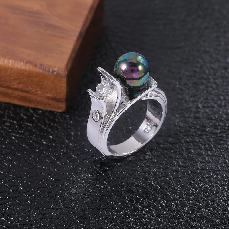 Hot Selling Elegant Peal Ring with Side Stones Creative Design 925 Engraved Silver Diamond Rings Womens Wed Anniversary Jewelry