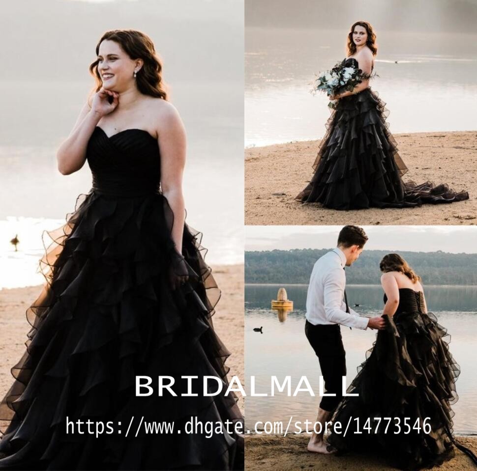 Sweetheart Elegant Country Style Black Gothic Wedding Dresses Tiered Ruffles A-Line Beach Bridal Gowns Plus Size Custom Vestido de novia
Sweetheart Elegant Country Style Black Gothic Wedding Dresses Tiered Ruffles A-Line Beach Bridal Gowns Plus Size Custom Vestido de novia