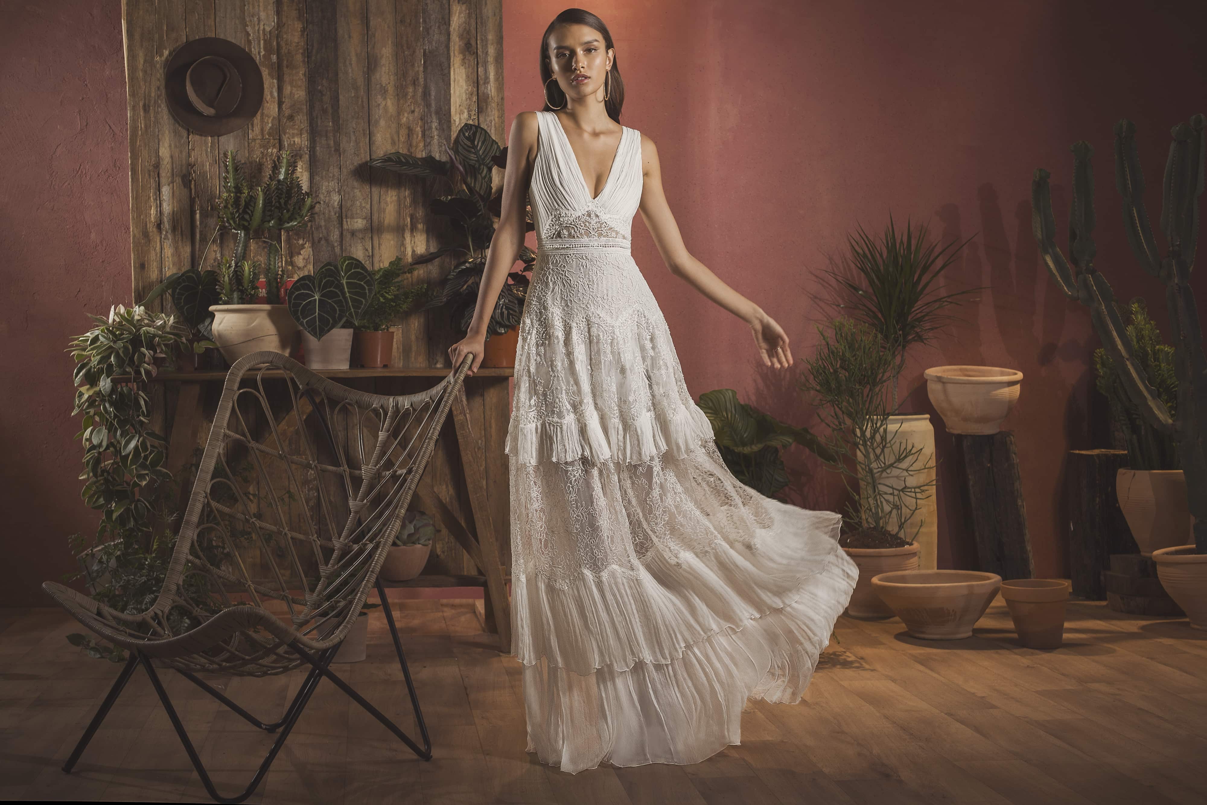 chic v neck wedding dresses bohemian boho appliqued lace bridal gowns floor length chiffon wedding dress robe de marie