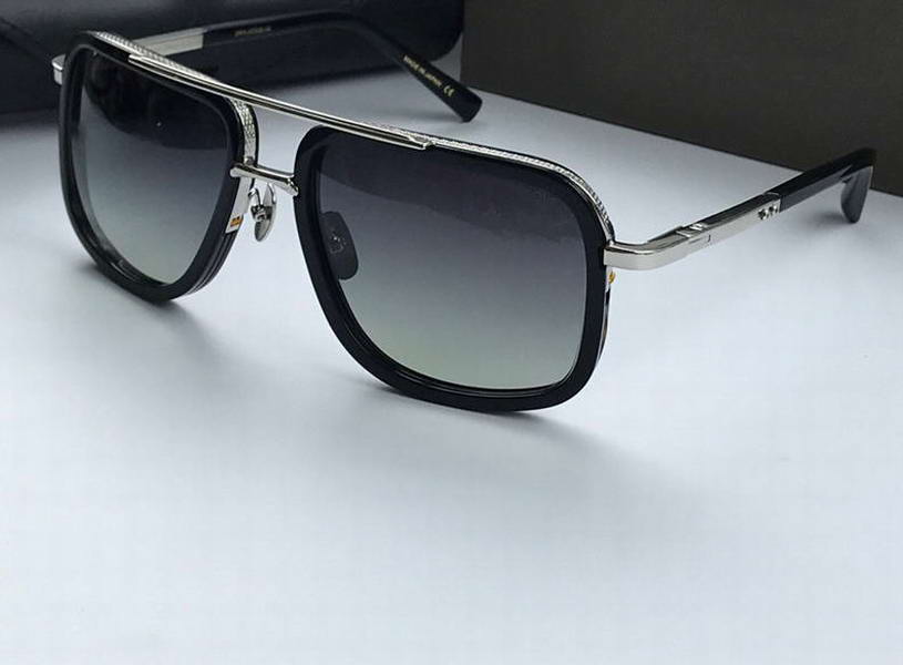 Men Square Pilot Sunglasses 2030 Titanium Silver/Grey Shaded Sonnenbrille Outdoor Shades mens Sunglasses Summer gafa de sol New With Box
Men Square Pilot Sunglasses 2030 Titanium Silver/Grey Shaded Sonnenbrille Outdoor Shades mens Sunglasses Summer gafa de sol New With Box