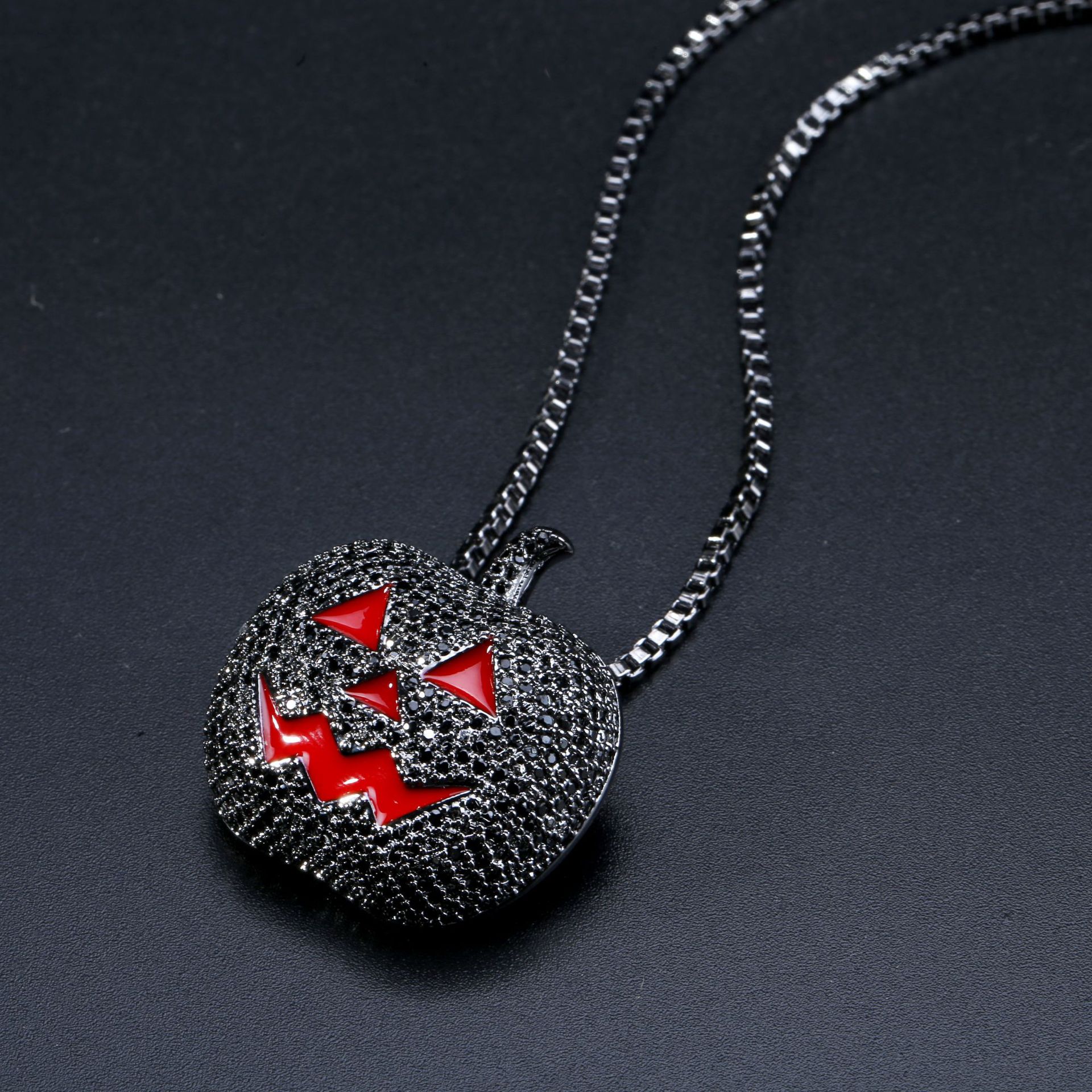 New Fashion Jack O Lantern Pendant Necklace 18K Gold Plated Halloween Twist Chain Iced Out CZ Cubic Zirconia Hip Hop Cosplay Party Jewelry Gifts for M