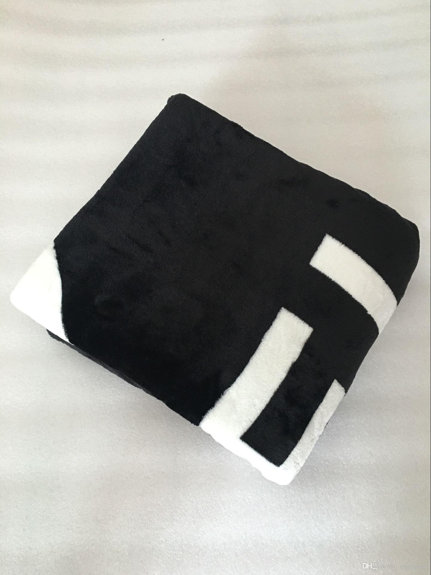 With Brand Black Fleece Flannel Travel Bag ,home Dust 150x200cm HOT Blanket 130x150cm, C Style ,office For Throw 2size- Logo Nap Blanke Xvdl, Red;black
With Brand Black Fleece Flannel Travel Bag ,home Dust 150x200cm HOT Blanket 130x150cm, C Style ,office For Throw 2size- Logo Nap Blanke Xvdl, Red;black