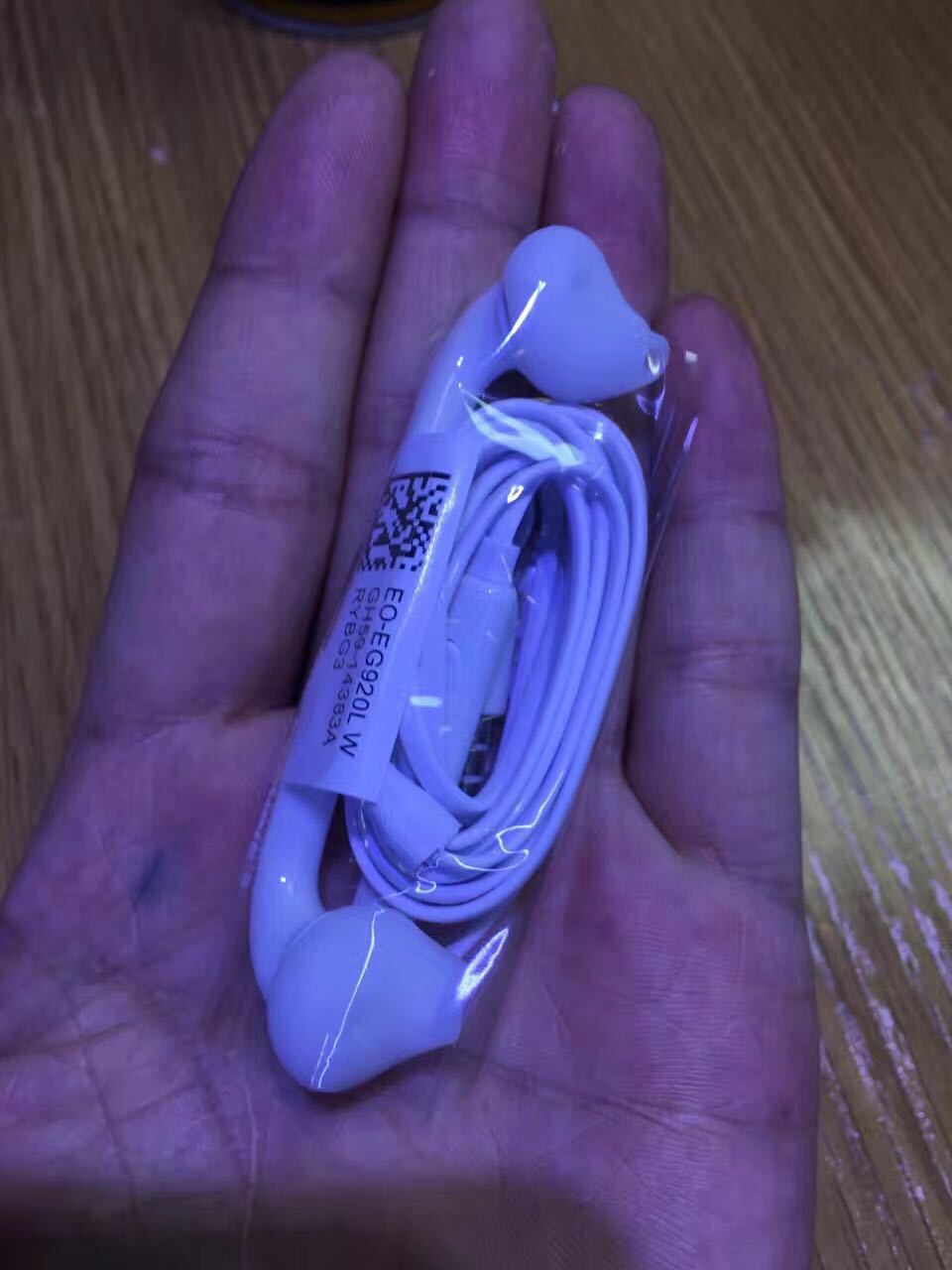 Premium Stereo Quality Factory Promotion For S7 S6 S6 Edge Earphone Earbud Headset Headphones 3.5mm Non Packaging EO-EG920LW, White
Premium Stereo Quality Factory Promotion For S7 S6 S6 Edge Earphone Earbud Headset Headphones 3.5mm Non Packaging EO-EG920LW, White