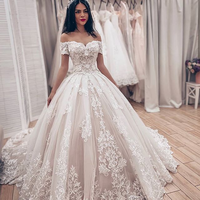Fall 2020 Bohemian Wedding Dress Simple Elegant Off The Shoulder Neckline Short Sleeves Beautiful Lace and Tulle Lace-up Back Bridal Gowns