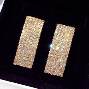 Super glittering New trendy fashion luxury designer full diamonds rhinstone geometry square stud earrings for woman girls gold silver
Super glittering New trendy fashion luxury designer full diamonds rhinstone geometry square stud earrings for woman girls gold silver