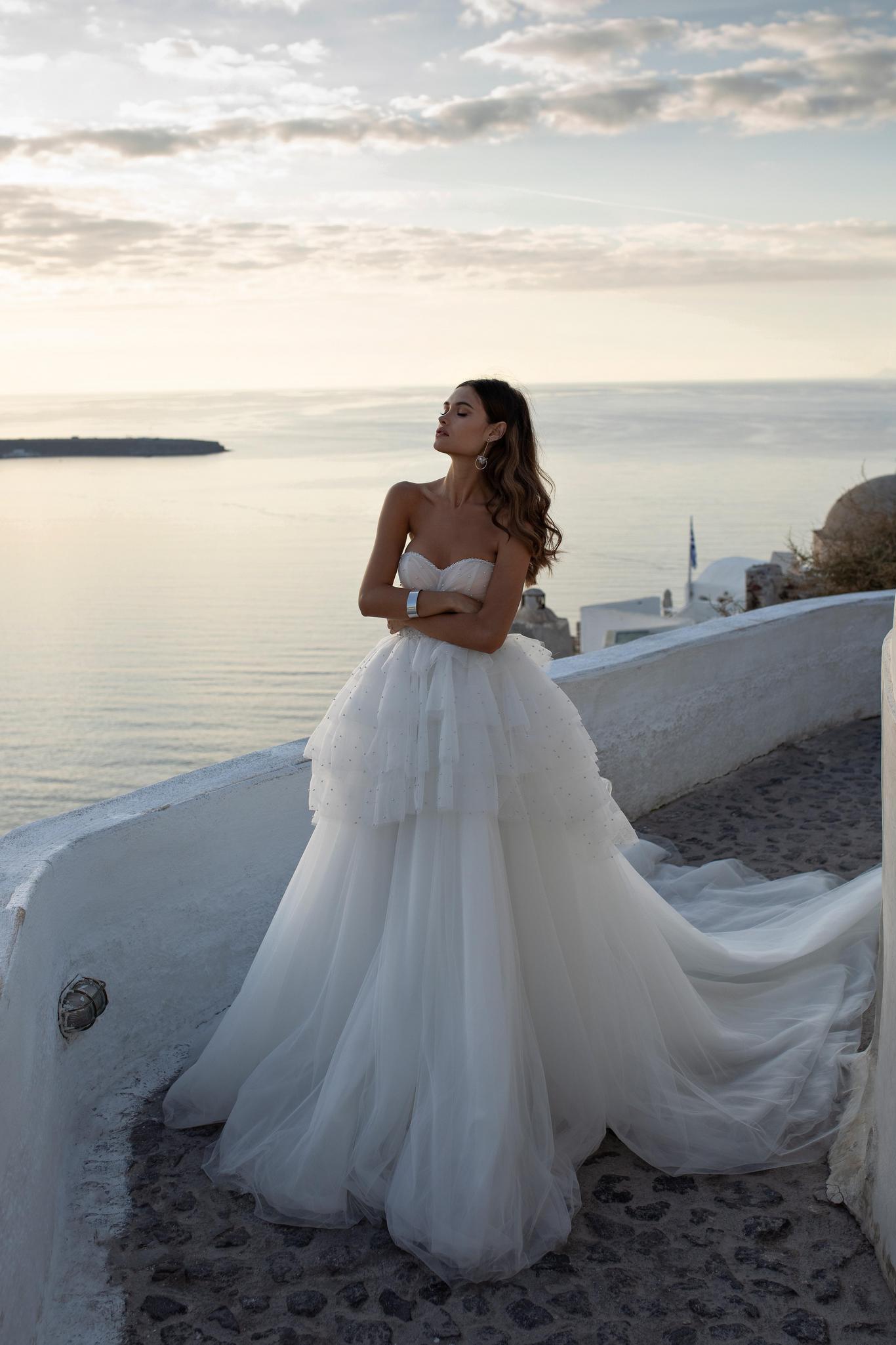 Ricca Sposa Beads Tiered Wedding Dresses Pearls Sweetheart Ruffles Beach Bridal Gowns Backless Sweep Train Dress