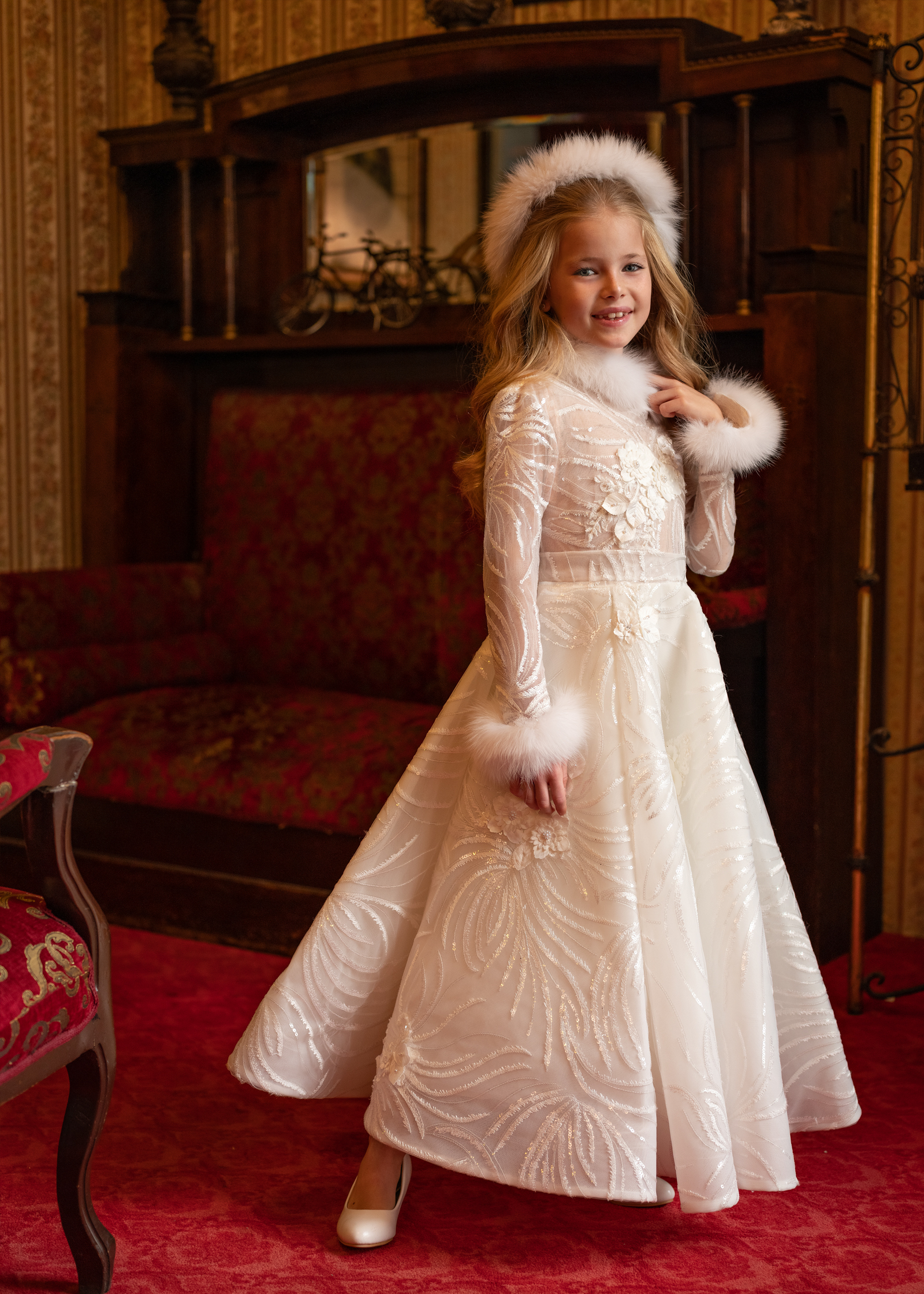 wer Fall Winter Long Sleeve Jewel Neck Girls Pageant Gowns with Fur Gorgeous Formal Prom Dresses