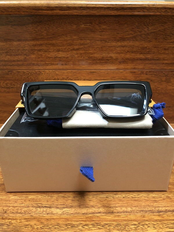 2019 Luxury MILLIONAIRE M96006WN Sunglasses full frame Vintage designer sunglasses for men Shiny Gold Hot sell Gold plated Top 96006
2019 Luxury MILLIONAIRE M96006WN Sunglasses full frame Vintage designer sunglasses for men Shiny Gold Hot sell Gold plated Top 96006