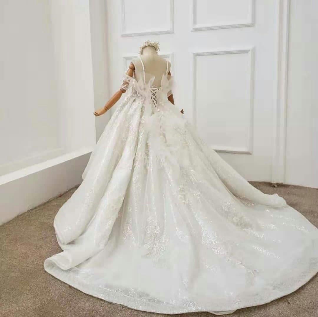 Glitter White Flower Girl Dresses Halter Sleeveless Applique Lace Beaded Girl Pageant Gown Ruffle Tulle Court Train Birthday Gown Cheap