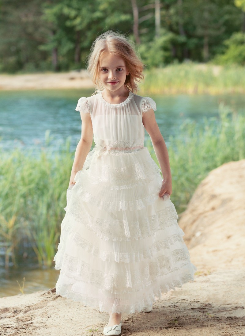 2019 Country Flower Girls Dresses For Wedding Cap Sleeve Lace Tieres Ruffle Floor Length Girl Prom Party Dress Bohemian Princess Gowns