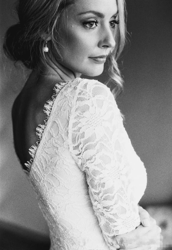 Spring 2020 Short Wedding Dresses Jewel Neck 3 / 4 Length Sleeves Fitted Full Lace Petite Bride Beach Country Wedding Reception Dresses