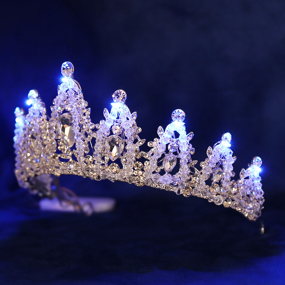 Lighting Baroque Beautiful Crown Bride Gold Ladies Jewelry Diamond Crowns Bride Wedding Accessories Crown European Style Retro Palace Crown